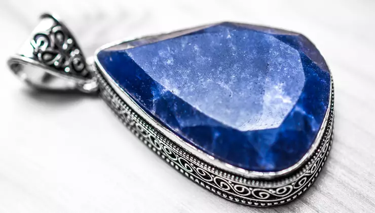 Raw Sapphire Stone Meaning